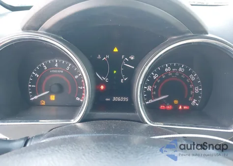 2011 Toyota Highlander Base V6 z USA, uszkodzony, nr VIN 5TDZK3EH7BS047396